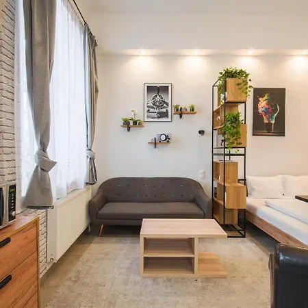 Apartment Ruinbar Nights Style With Ac Budapest