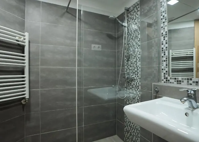 Ruinbar Nights Style With Ac Budapest